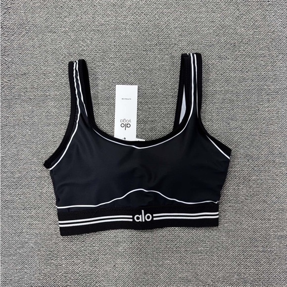 ALO Yoga Black Sports Bra - Picture 3 of 6